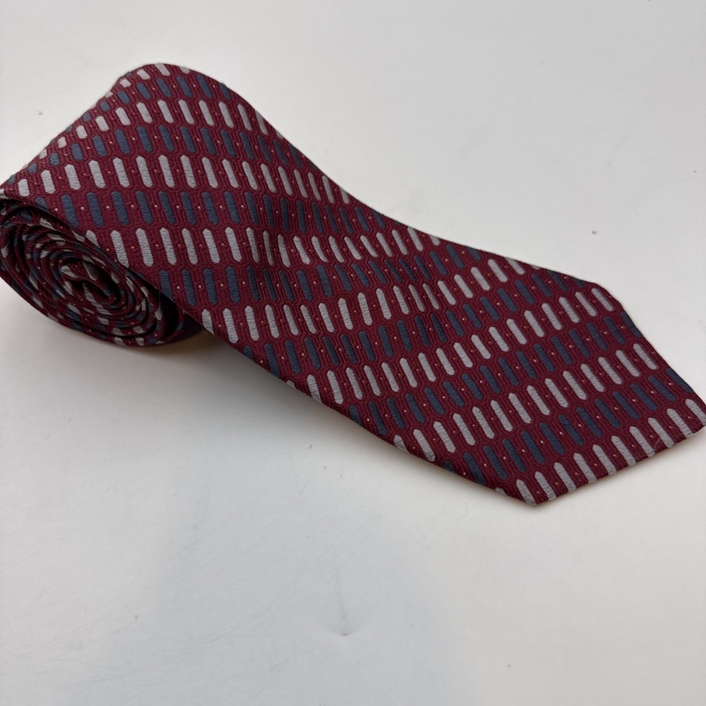 591 )   JOS.A.BANK  MEN'S  TIE  100%  SILK 56"X3‎ 1/2" MADE IN ITALY